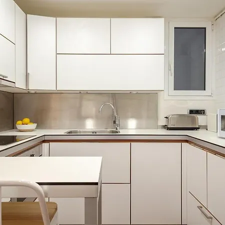 New Charming & Cozy Gem Location Apartment *