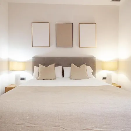 New Charming & Cozy Gem Location Apartment *